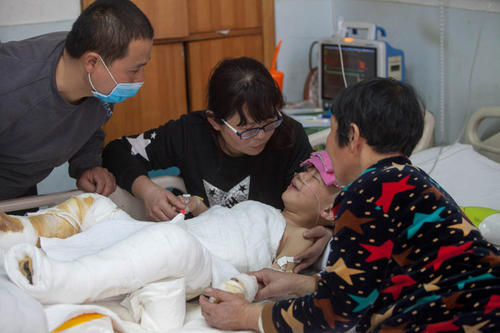 来医院看望奶奶