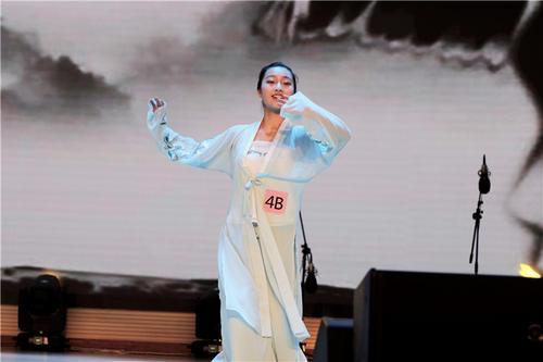 “三个独立”艺术表演试用