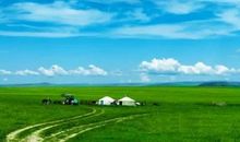 草原上的蒙古包