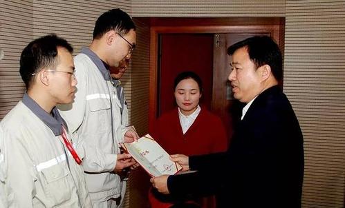 人因自我完善而精彩