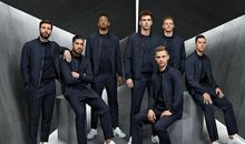 和父母一起看球赛