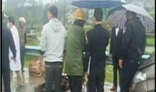 雨中那温暖的背