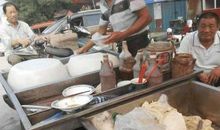 卖豆腐的老大爷