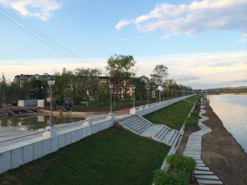 河岸是如此美丽