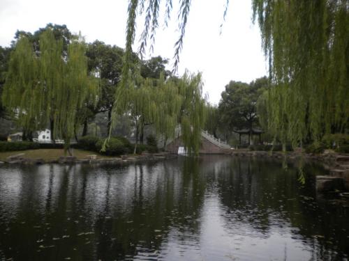美丽的月亮湖大桥