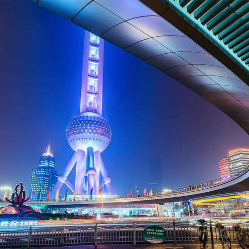 参观东方明珠塔