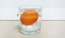 怎样让水里的鸡蛋浮起来