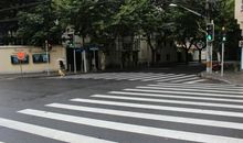 十字路口的关爱