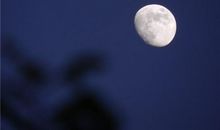 走进校园的秋夜