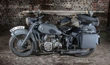 摩托车上的童年