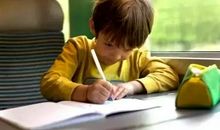 爸爸辅导我做作业