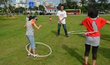 有趣的呼啦圈比赛