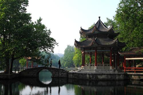 游龙泉公园