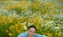 沉醉在阅读的世界中