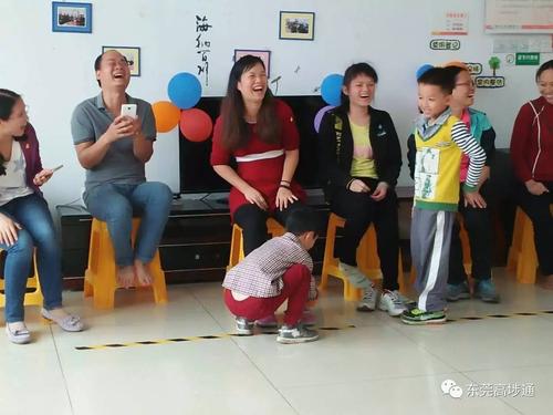 爸爸妈妈PK游戏