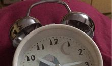 我家有个小闹钟