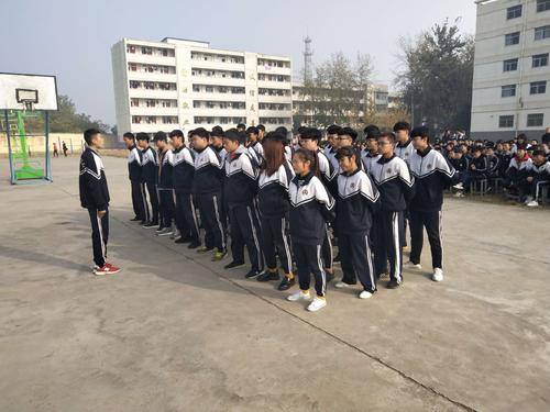 精彩的排队游戏