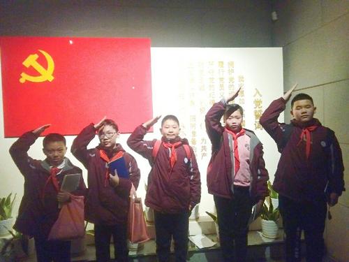 红围巾走杭州活动