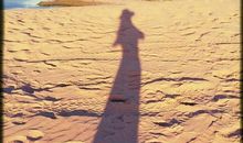 在岁月的堤岸慢慢的走