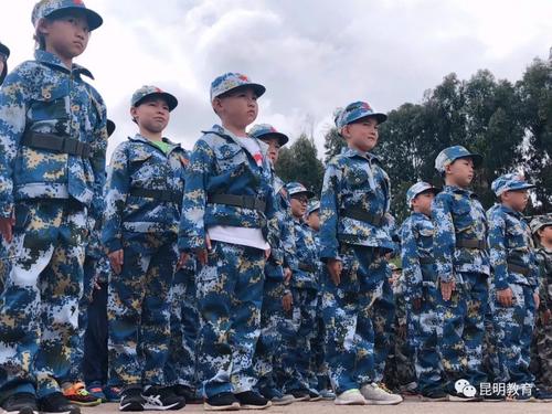 热爱兵营的夏天