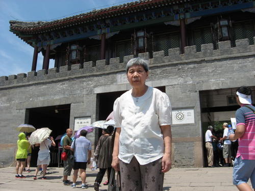 世界上还有很多人