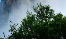 赤日炎炎似火烧改写