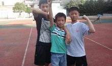 我们班的跳高健儿