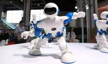 神奇的多功能机器人