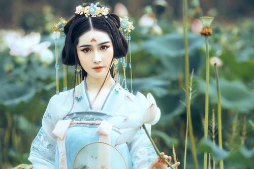 成为保姆