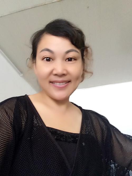 面带微笑迎接