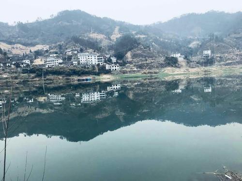 童年，那条河