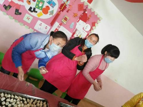 你看我们一家人