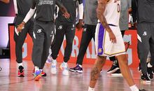 《两个锄头》读后感