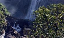 美丽的岱仙瀑布