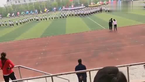 一个意外的客人来到教室