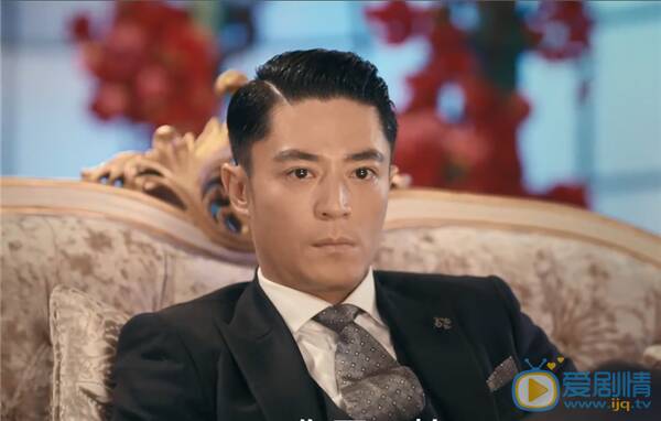 我在表面上笑了，但在里面却拒绝了