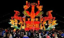 大年除夕逛花街