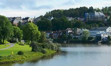 我要一所房子依山傍水