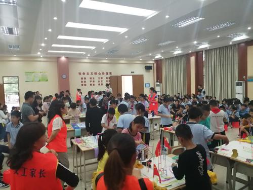 激动和紧张的古筝测试