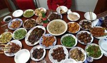 一个谎言，一顿美食