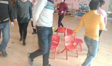 抢椅子游戏作文