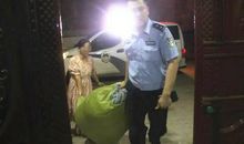 深夜里的一束光