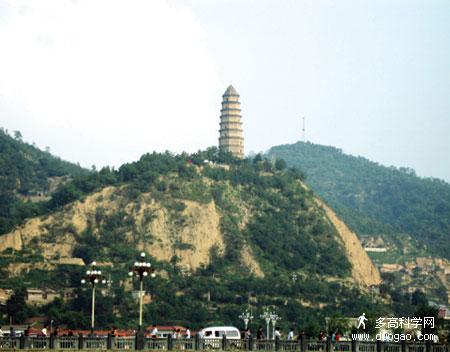 雄伟的宝塔山