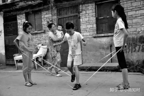 跳橡皮筋