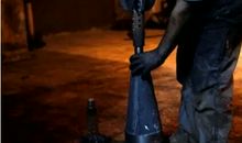 战火中的小男孩