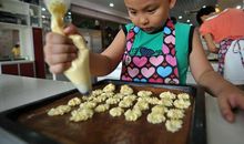 饼干咬画作文六年级