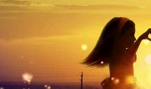 深夜那弯着的背影