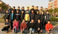 充满爱心少年陆天