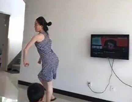 闭着眼睛走路