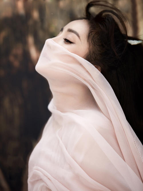 无需通过“美容”来修饰自己的美丽